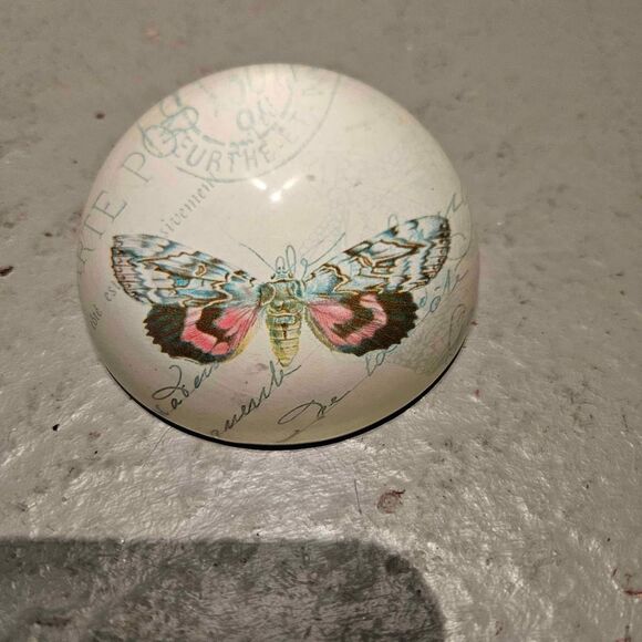 Butterfly Rounded Glass Paper Weight 3" - Picture 1 of 5
